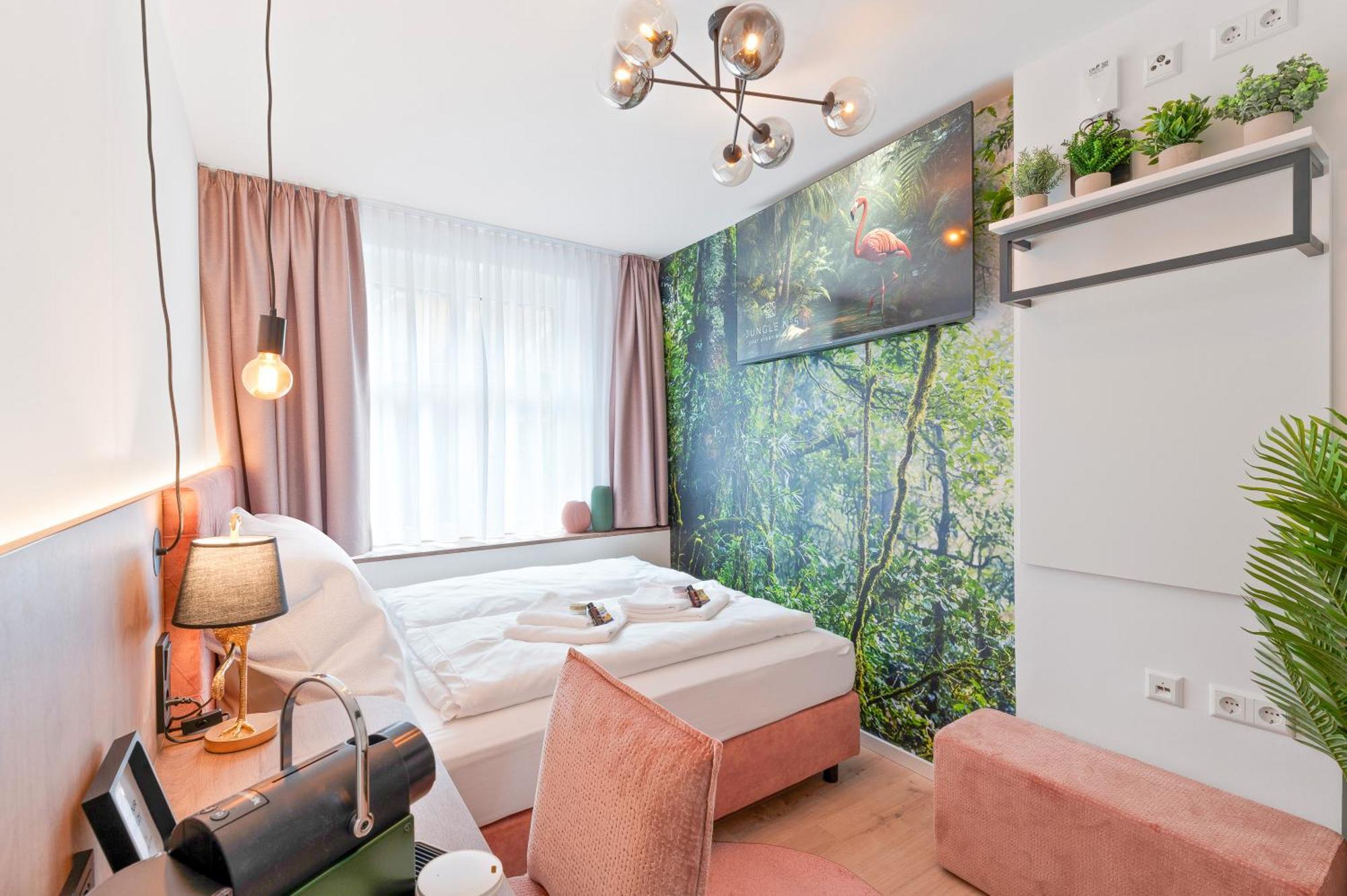 Jungle No5 Boutique Hotel - Stuttgart City-Center Экстерьер фото