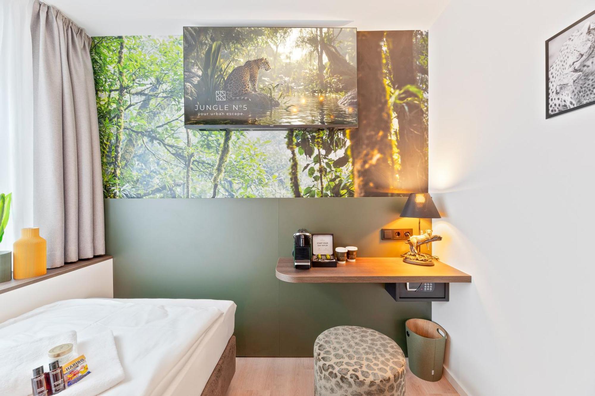 Jungle No5 Boutique Hotel - Stuttgart City-Center Экстерьер фото